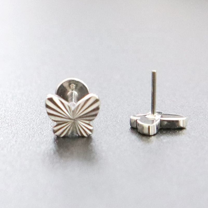 Butterfly-shaped Threadless Ear Stud