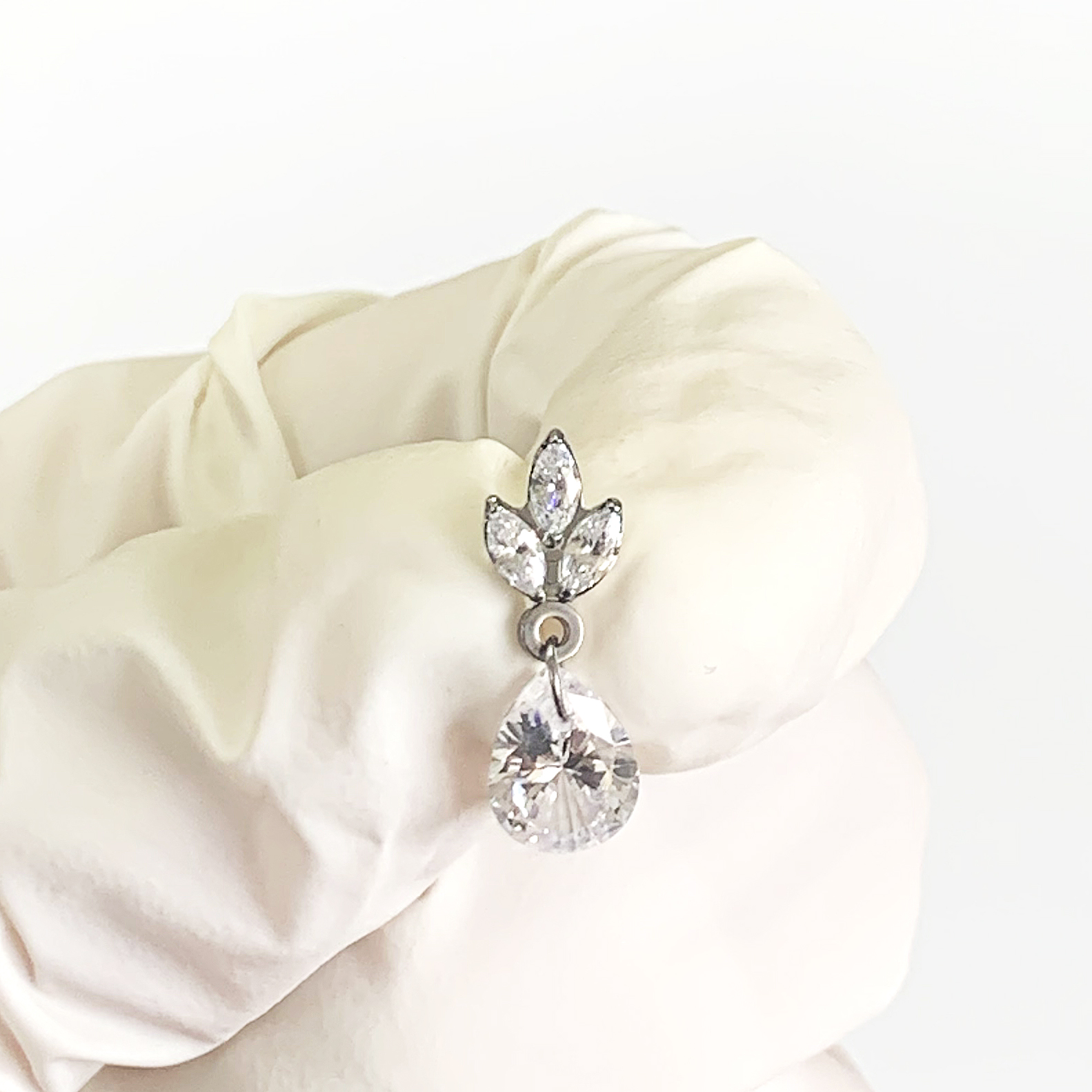 Ear Stud with Waterdrop-shaped CZ