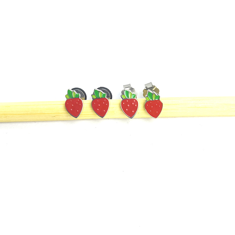 Strawberry-shaped Ear Stud