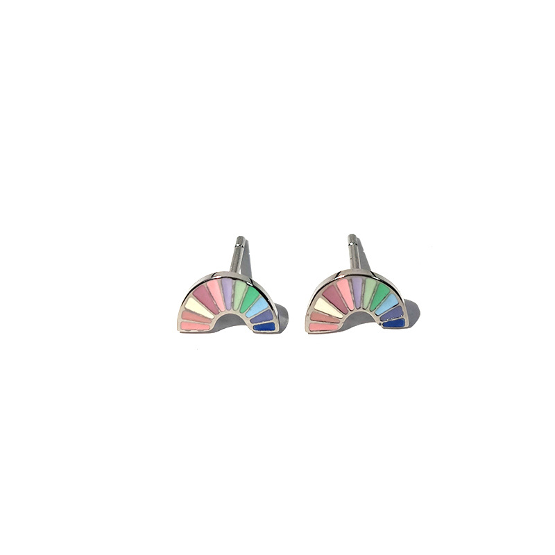 Rainbow-shaped Ear Stud