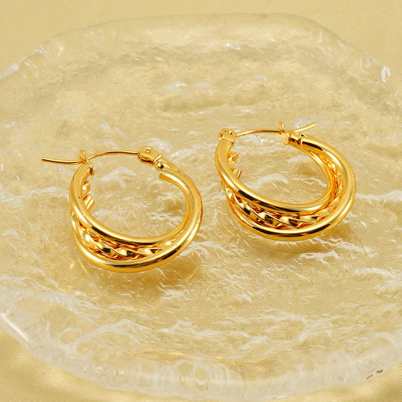 Ear Hoop in Gold Color