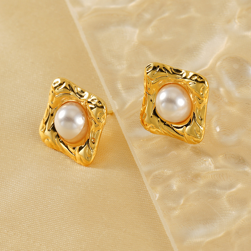 Statement Earring with Pearl