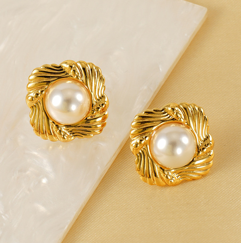 Statement Earring with Pearl