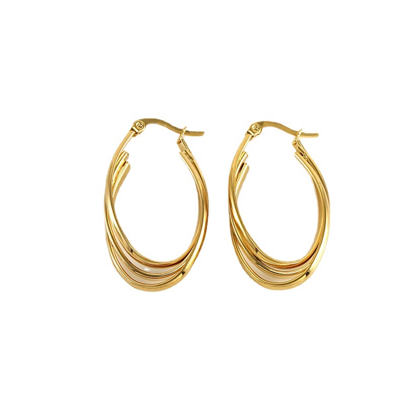 Ear Hoop in Gold Color