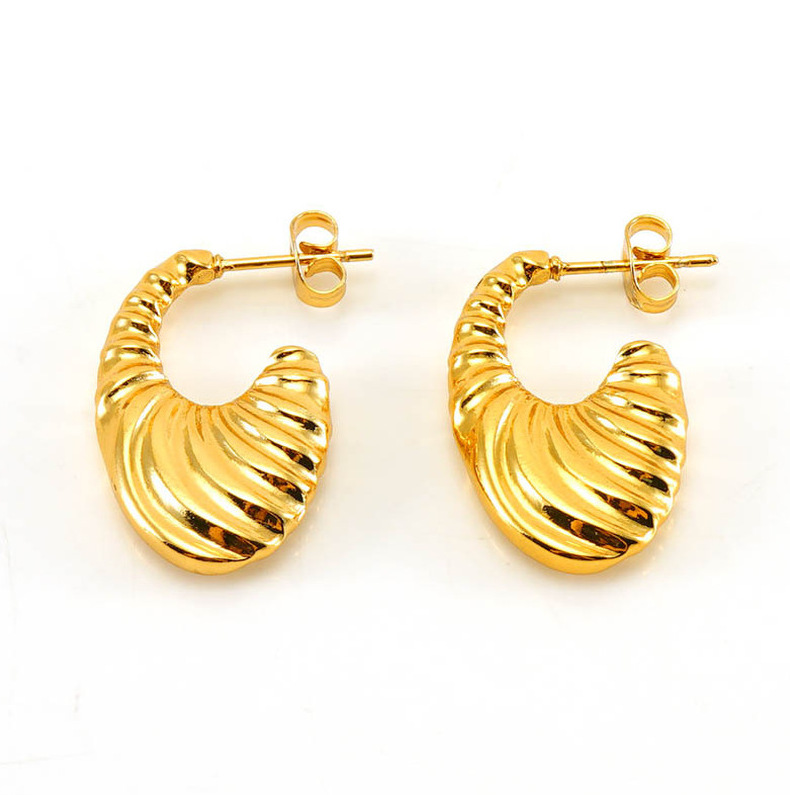 Earring in Gold Color