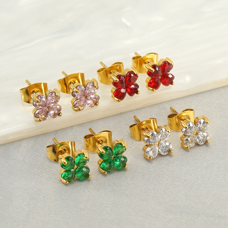 Ear Stud with Flower Zircon