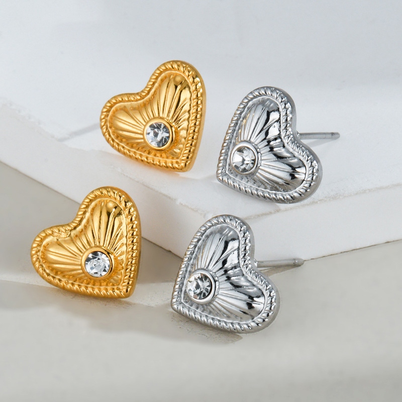 Heart-top Earring Stud