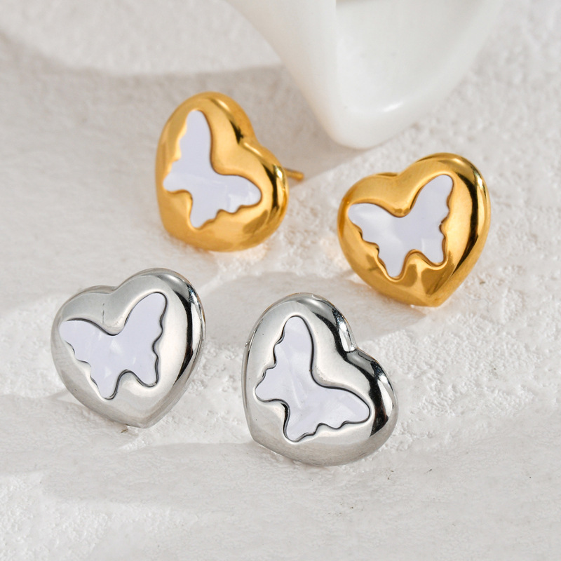 Ear Stud with Heart Top