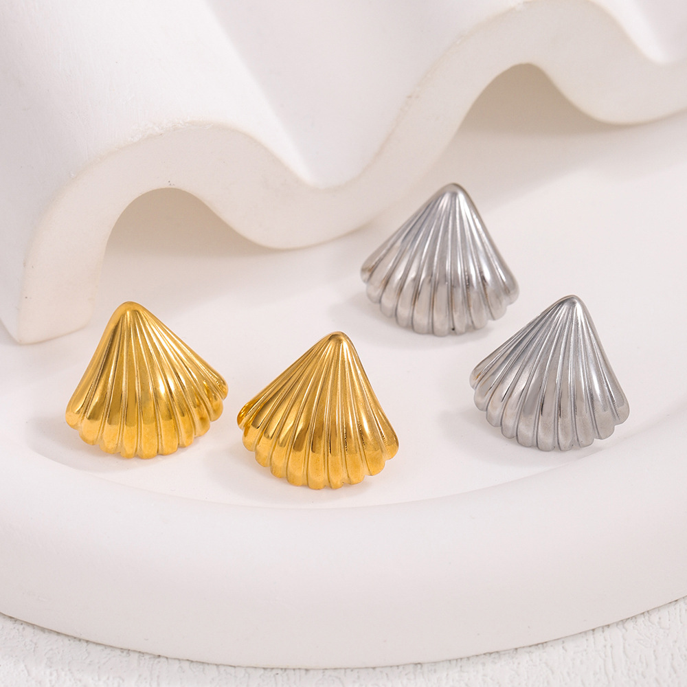 Shell-top Earring