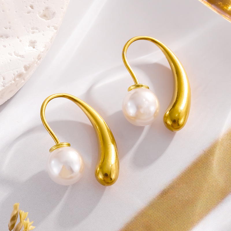 Statement Earring with Pearl