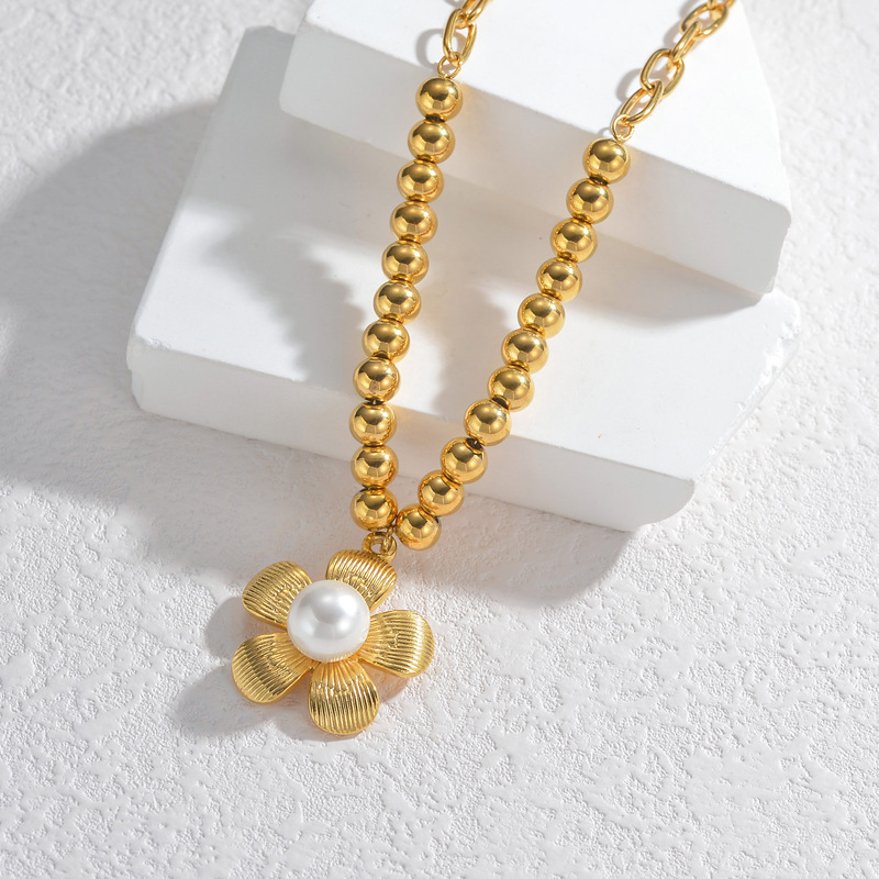 Necklace with Pearl Pendant