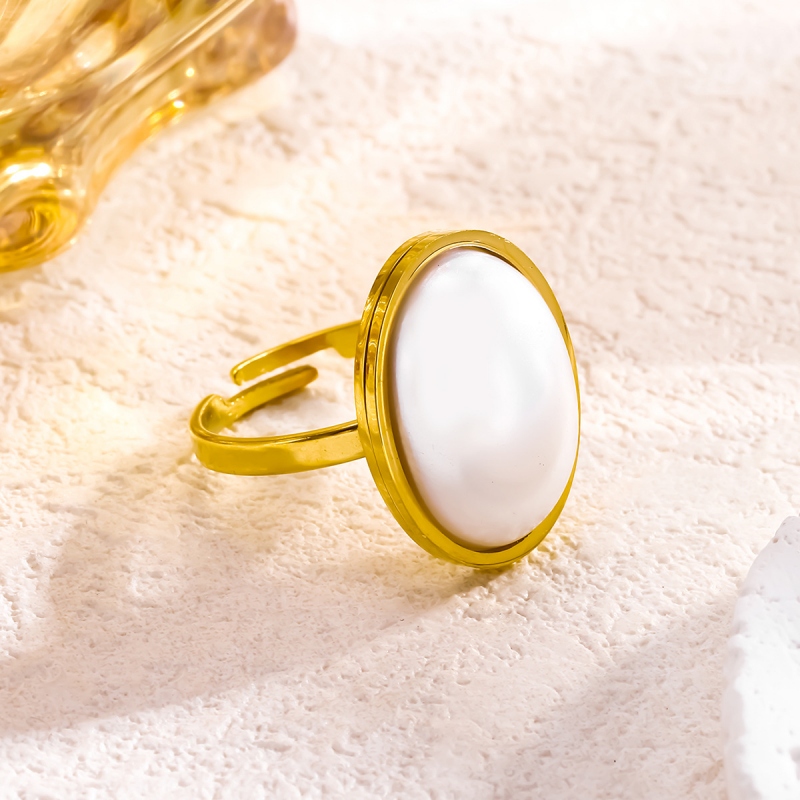 Ring with Pearl