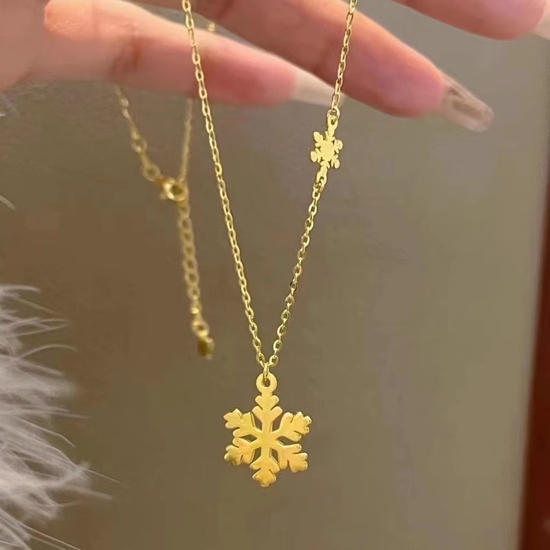 Necklace with Snowflake