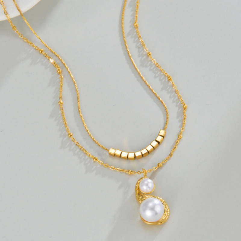 Layered Necklace with Pearl