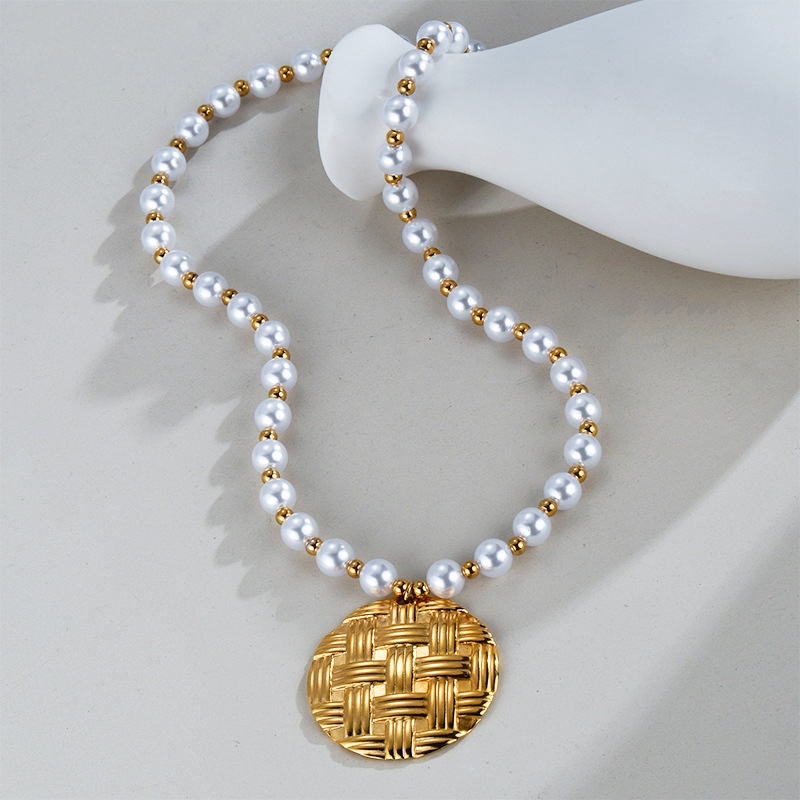 Necklace with Pearl