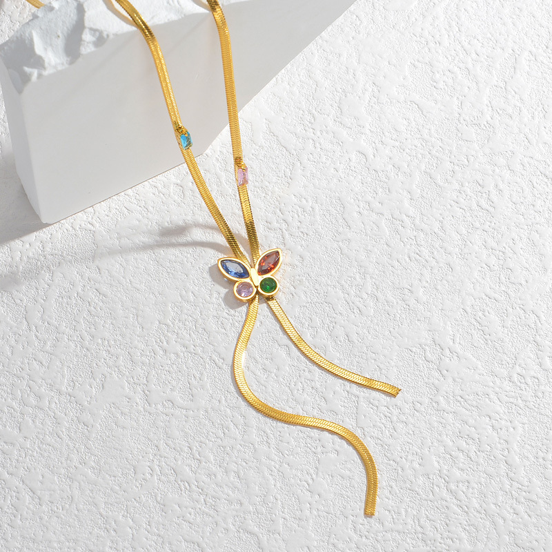 Necklace with Zircon Flower