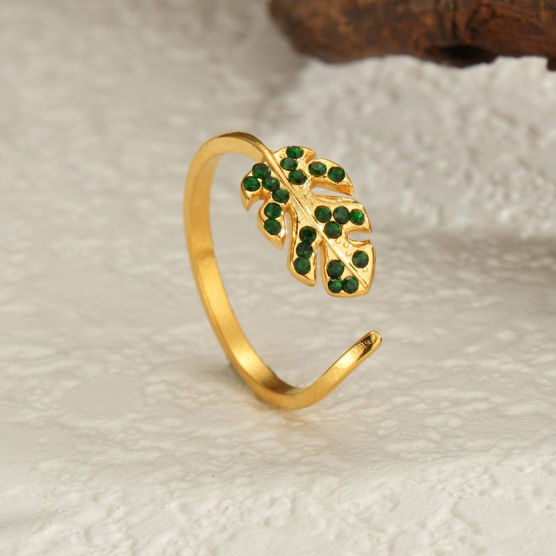 Ring with Leaf