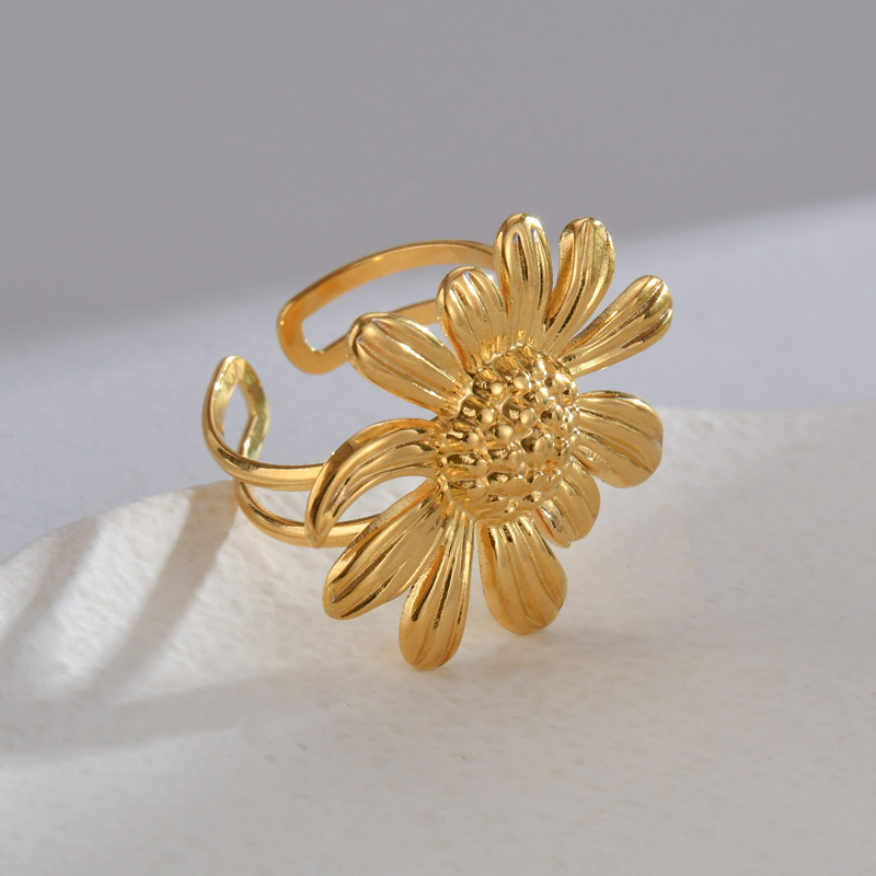 Ring with Flower