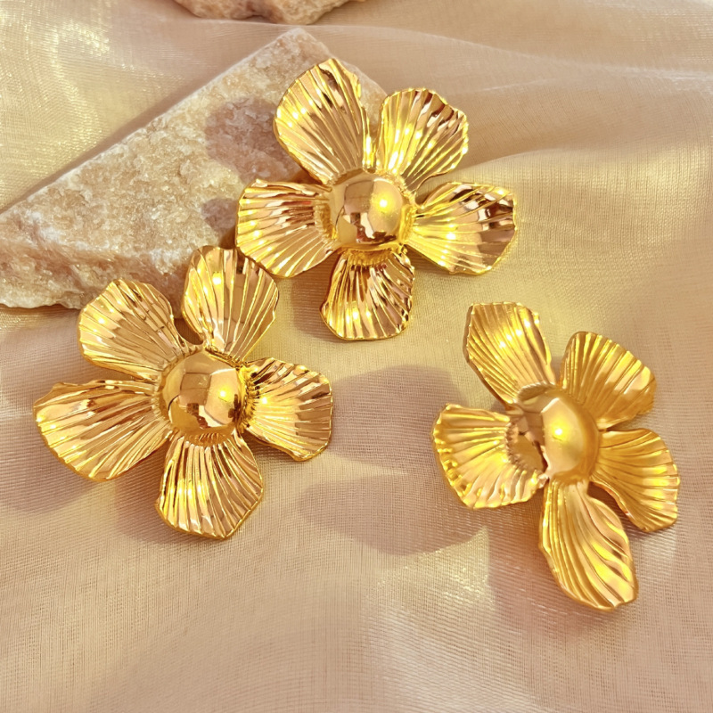 Flower-look Statement Earring