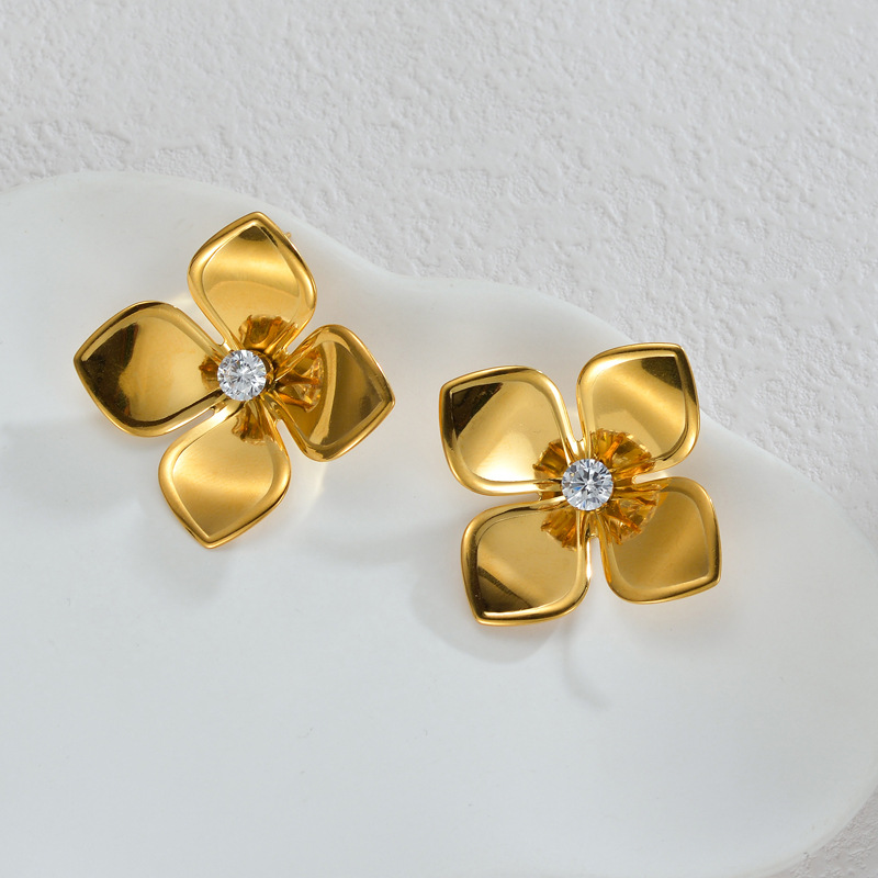 Flower-look Ear Stud