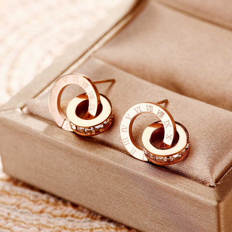 Ear Stud with Roman Numeral