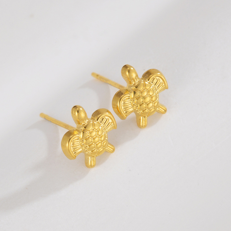 Ear Stud with Turtle Top