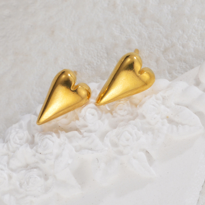 Heart-top Ear Stud