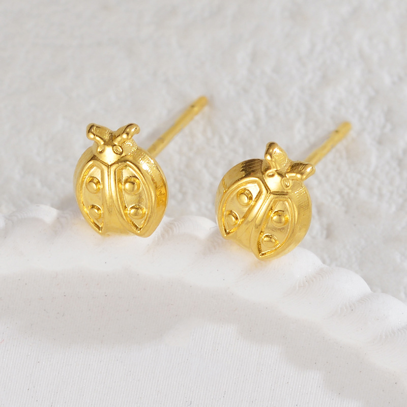 Ladybird-top Ear Stud