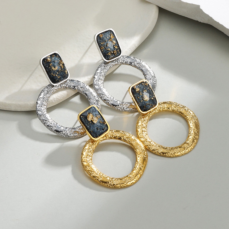 Chic Ear Drop