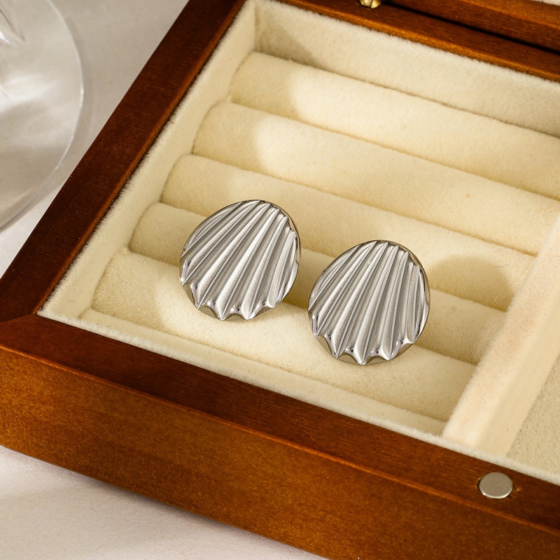 Shell Ear Stud