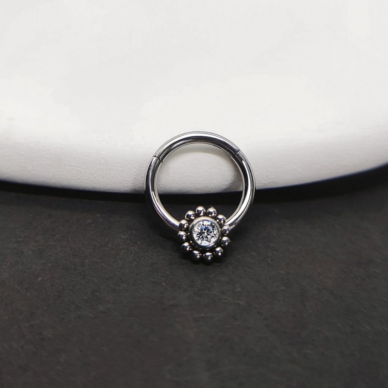 Hinged Segment Clicker with Flower