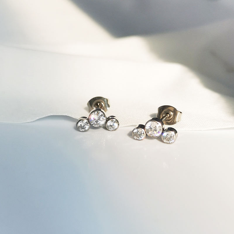 Ear Stud with CZ(图1)