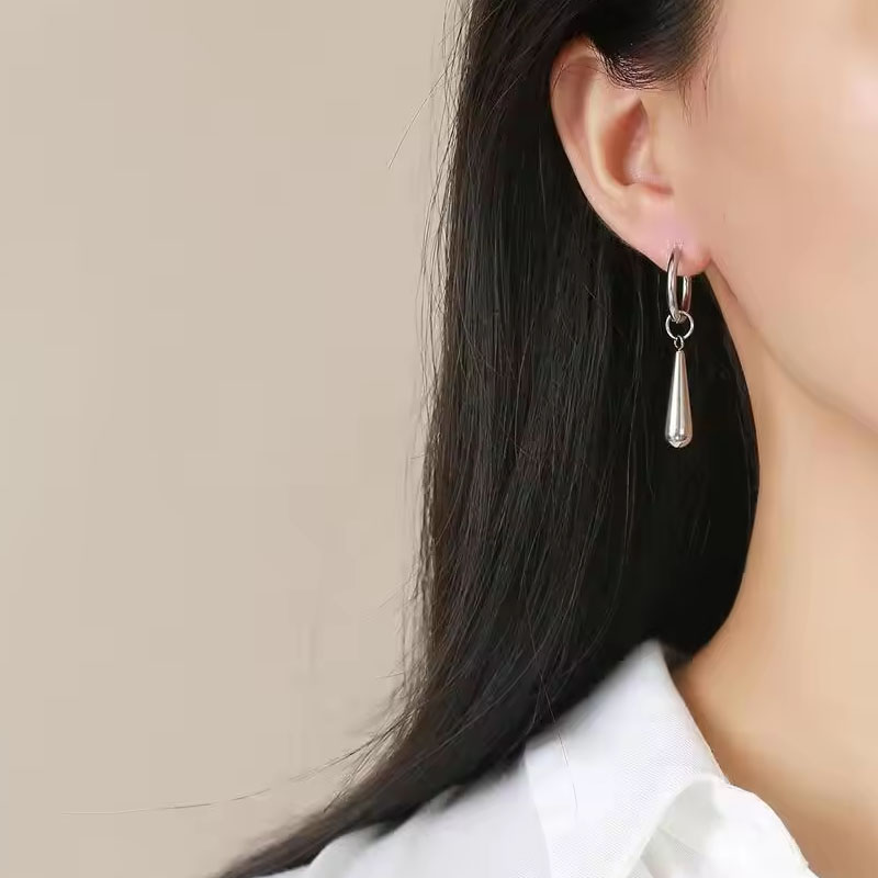 Ear Huggies with Waterdrop Pendant(图1)