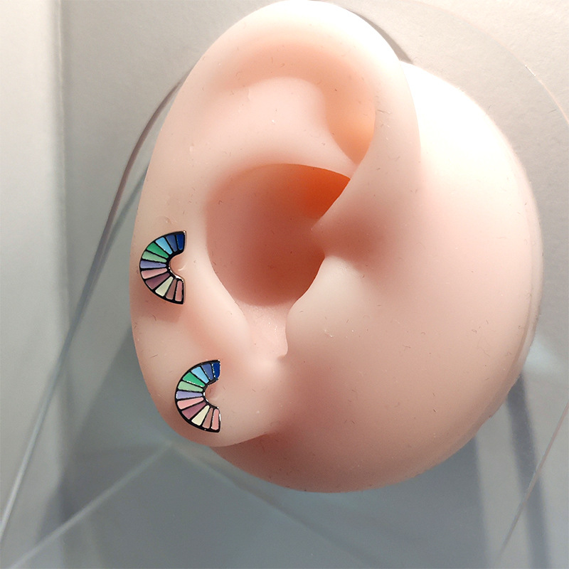 Rainbow-shaped Ear Stud(图1)