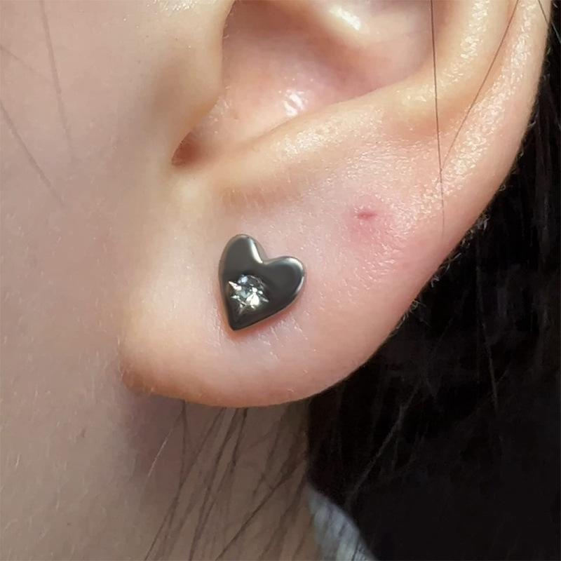 Heart-shaped Ear Stud(图1)