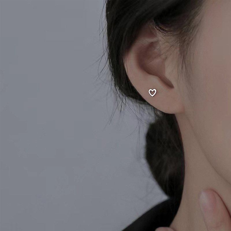 Heart-shaped Ear Stud(图1)