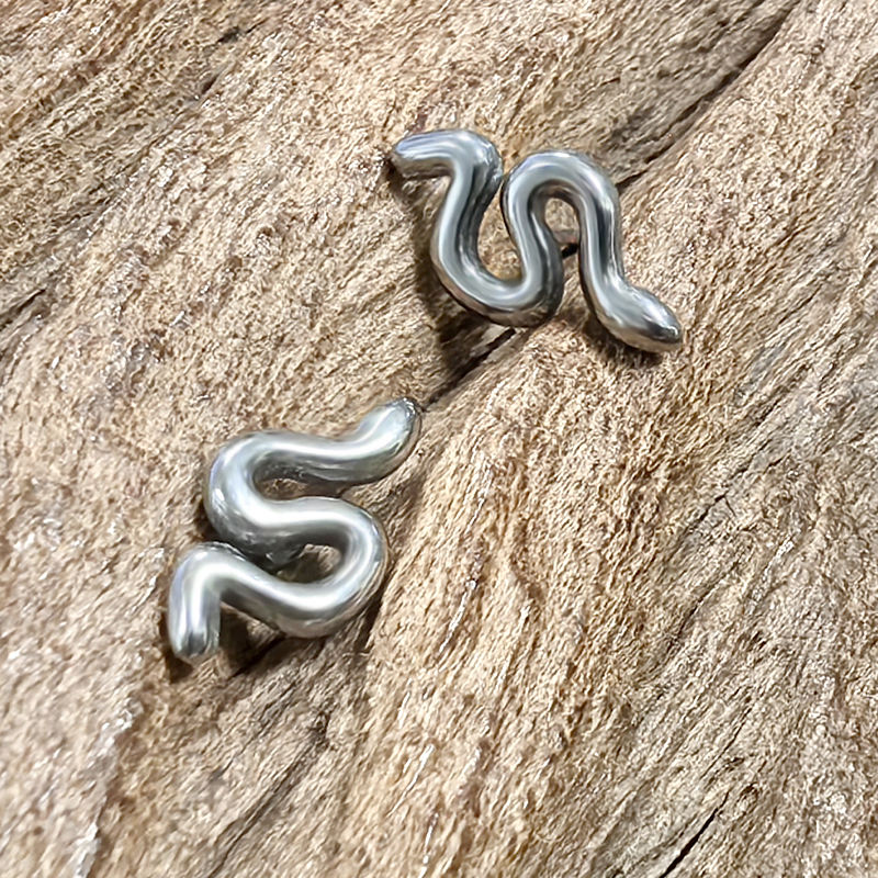 Snake-look Ear Stud(图1)