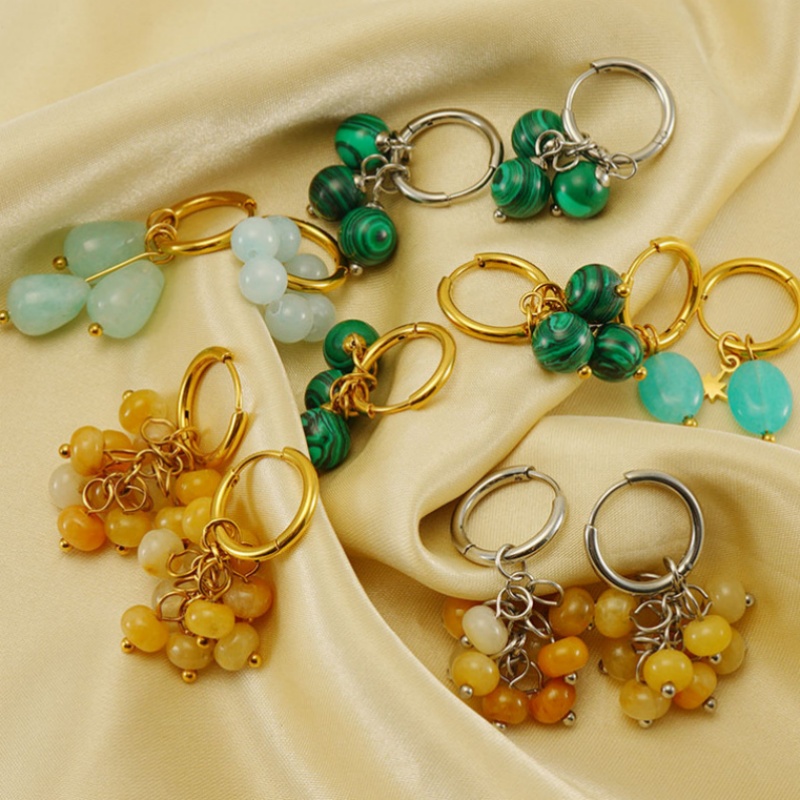 Ear Huggies with Stone Dangle(图1)