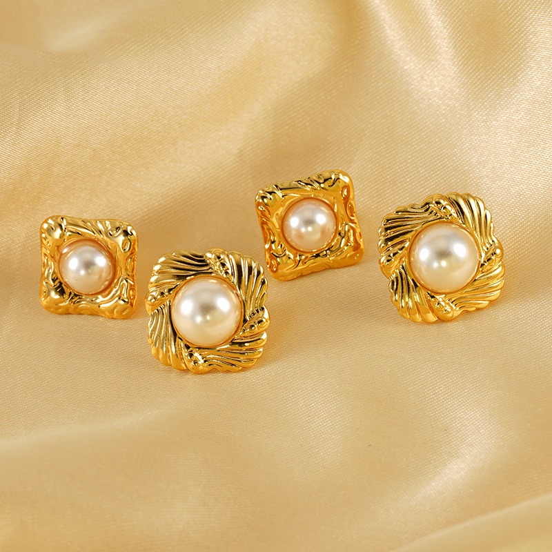 Statement Earring with Pearl(图1)