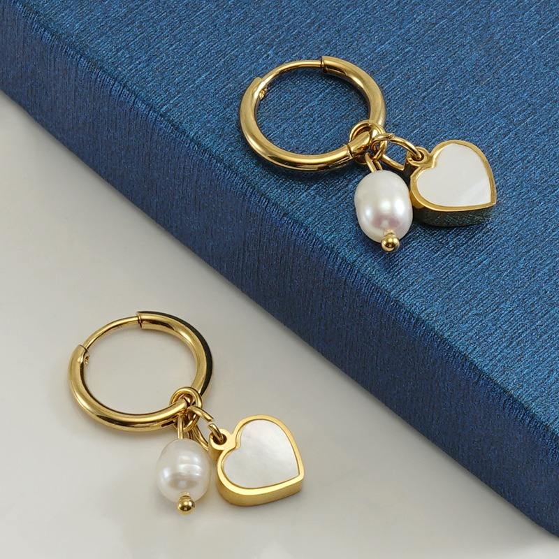 Ear Huggies with Pearl and Shell(图1)