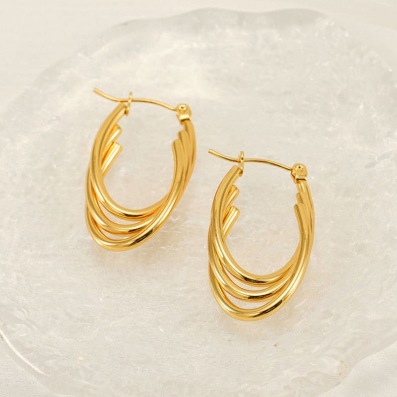 Ear Hoop in Gold Color(图1)