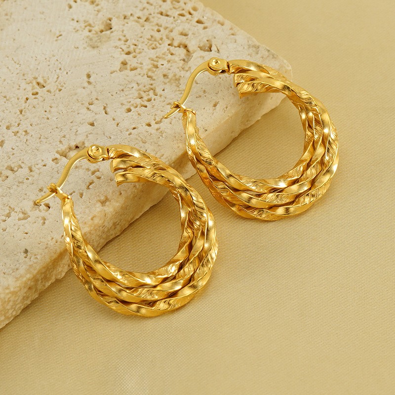 Ear Hoop in Gold Color(图1)