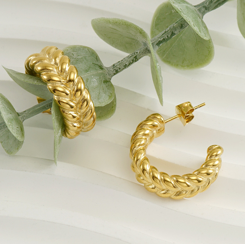 Statement Earring in Gold Color(图1)