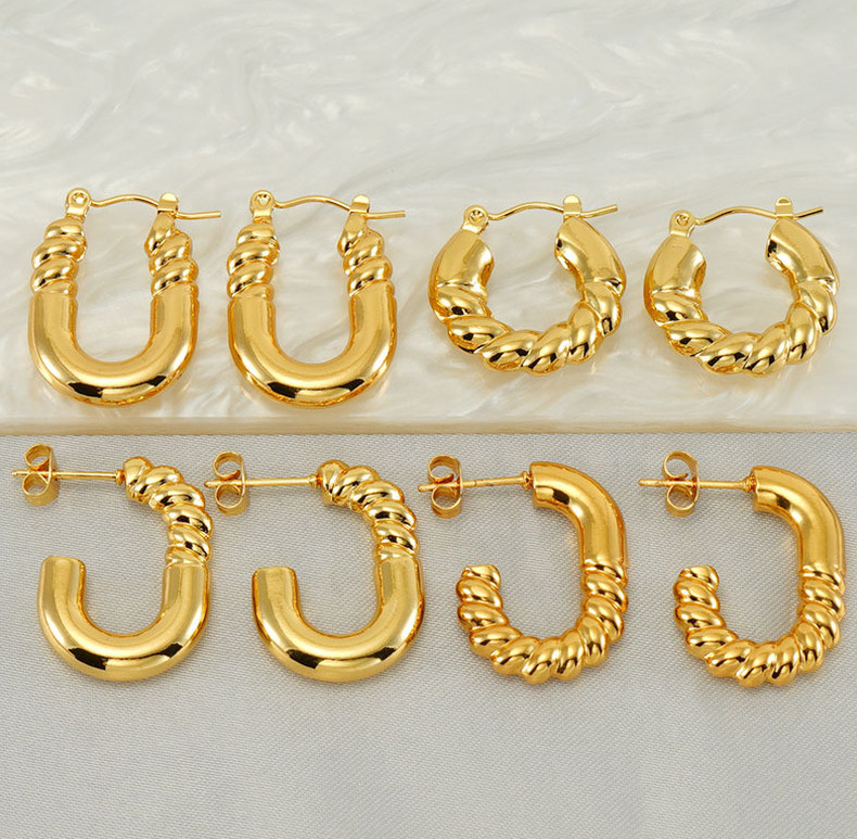 Statement Earring in Gold Color(图1)