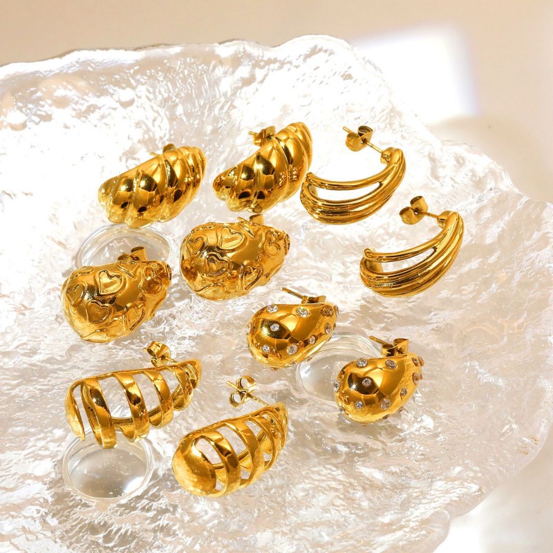 Statement Earring in Gold Color(图1)