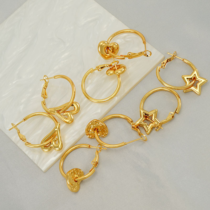 Hoop Earring with Heart Dangle(图1)