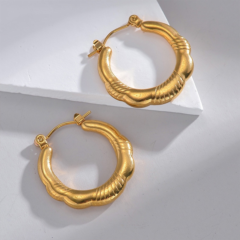 Ear Hoop in Gold Color(图1)