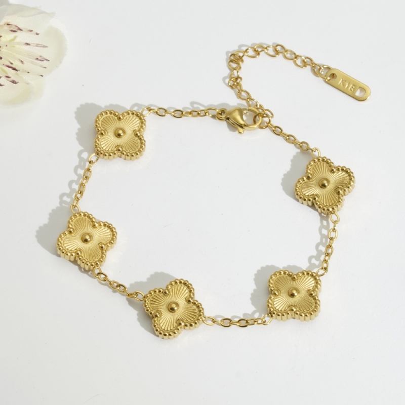 Bracelet with Four-leaf Clover(图1)