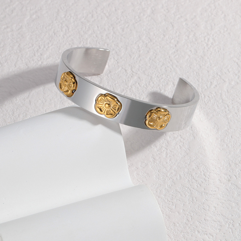 Bracelet with Flower(图1)