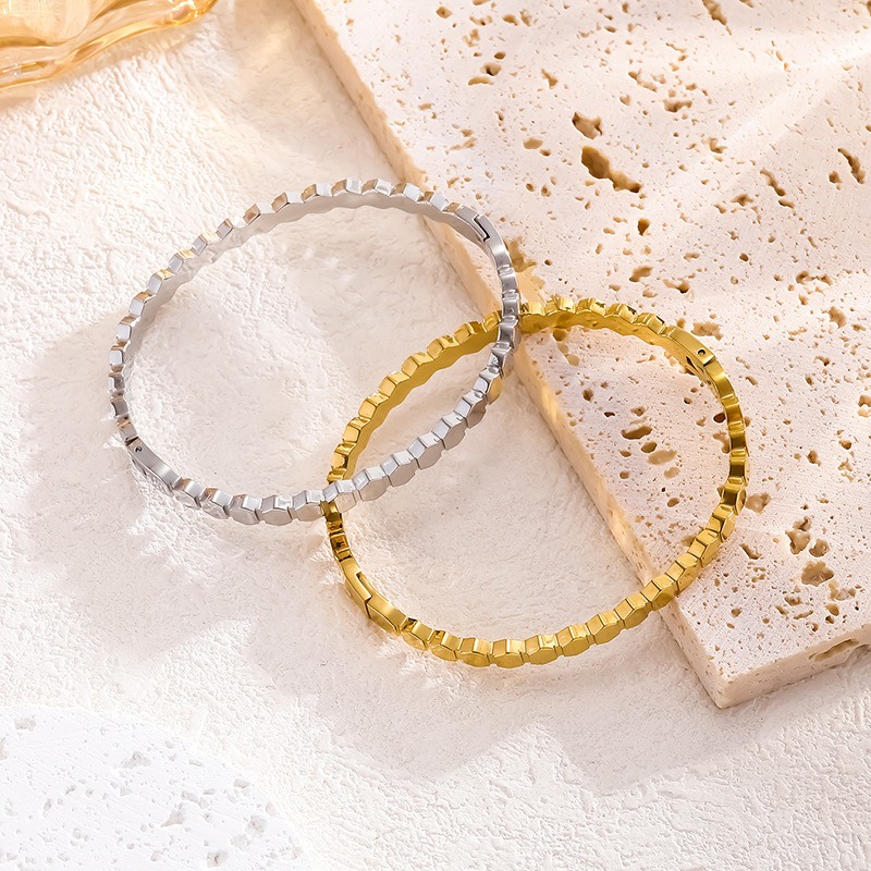 Staineless Steel Bracelet(图1)